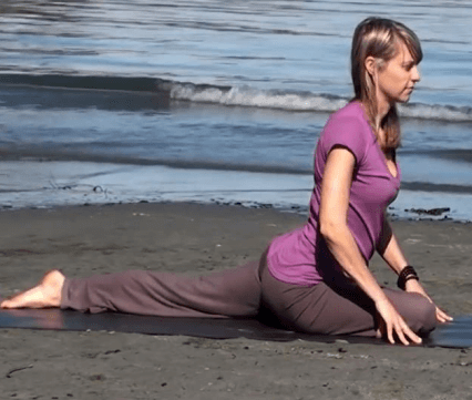 Postura do cisne exercicios de ioga