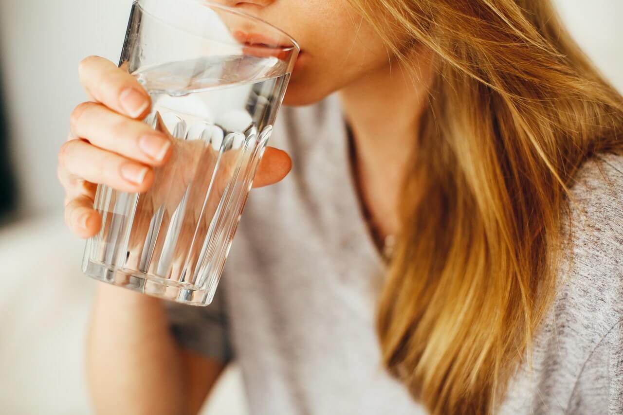Principais benefícios de beber água